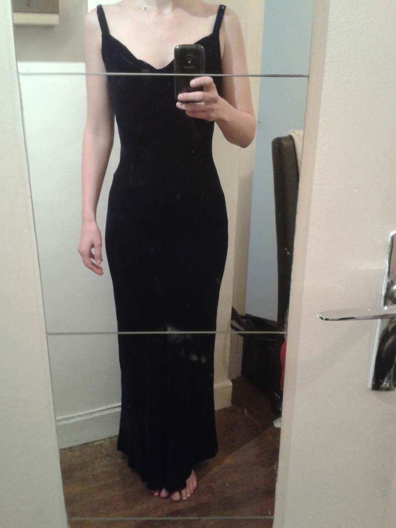 Illustration for article titled Inane: Dress help. Wedding etiquette. WAT.